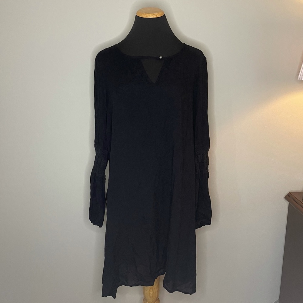 Wild Pearl Black Long Sleeve Dress